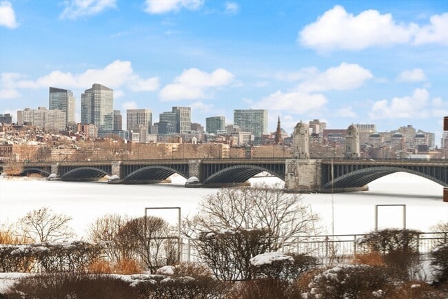 Building Photo - 75-83-83 Cambridge Pkwy