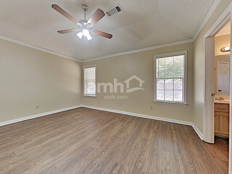 Building Photo - 2240 Angel Crest Cir