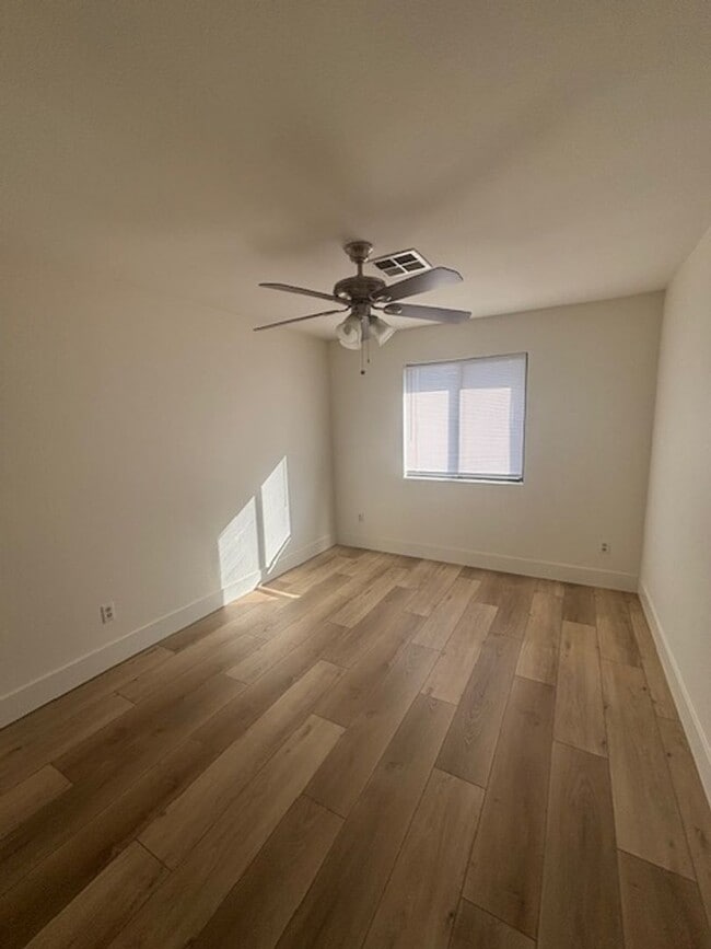 Building Photo - Newly Renovated 2-Bedroom Townhouse with 2...
