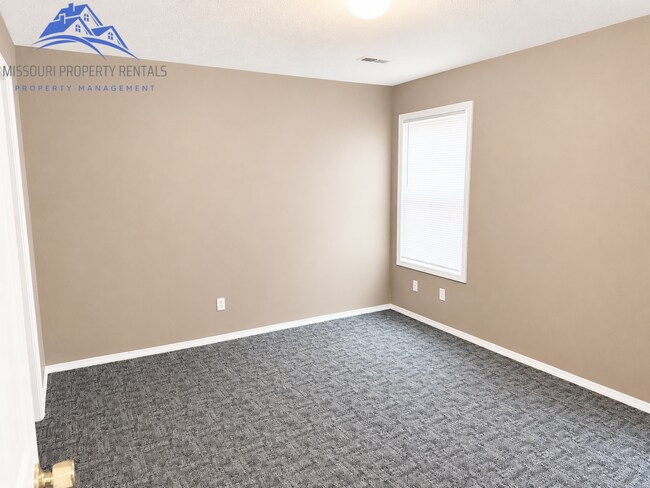 Building Photo - 5005 Peach Dr