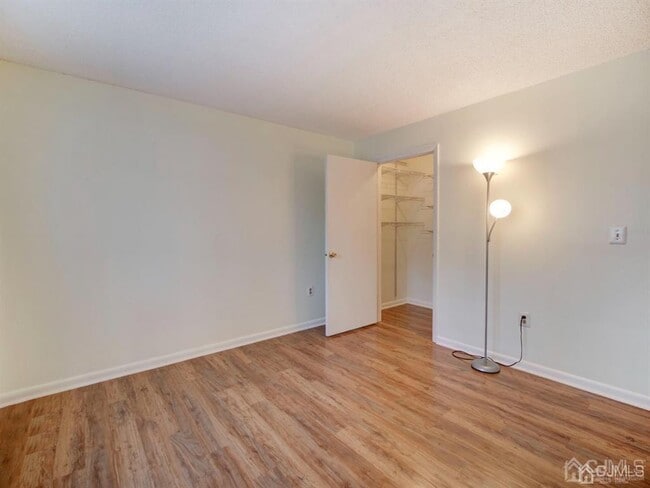 Building Photo - 1513 Ravens Crest Dr