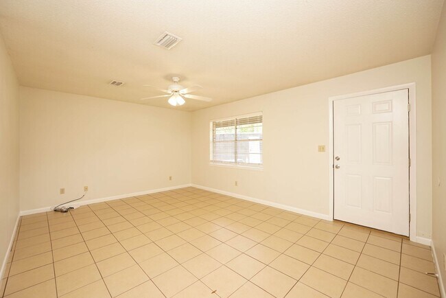 Building Photo - 260 Glenview Ave