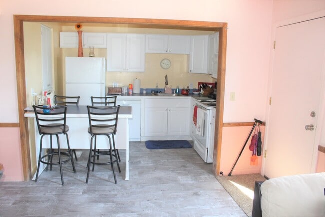 Building Photo - 1200 T A Riordan