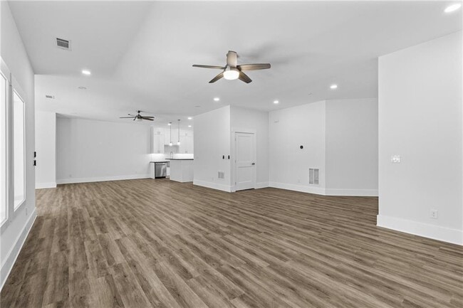 Building Photo - 15448 Hopewell Rd