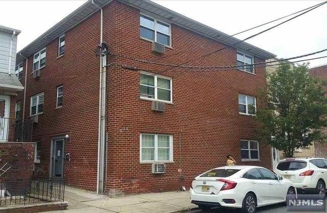 Building Photo - 7020 Polk St