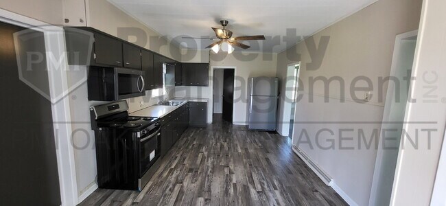 Building Photo - Country 3 Bedroom Apartment with Detached Garage
