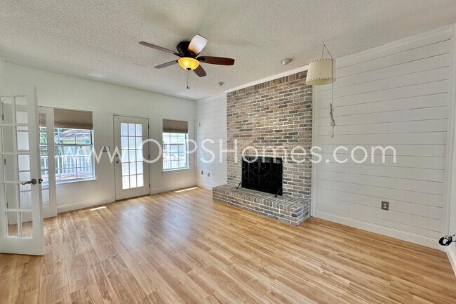 Building Photo - 324 Curacao Way