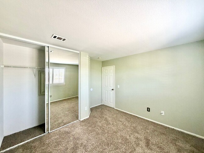 Building Photo - Spacious 5 Bedroom Redhawk Home with LARGE Loft & Backyard in Prime Location