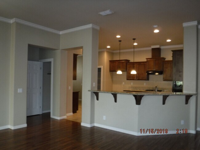 Building Photo - 1127 Manchester Way