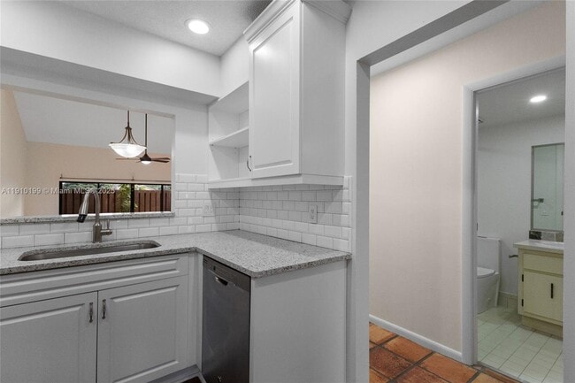 Building Photo - 4165 SW 85th Ave