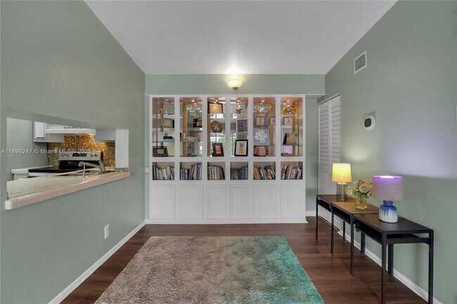 Building Photo - 2737 S Oakland Forest Dr