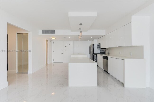 Building Photo - 5701 Collins Ave