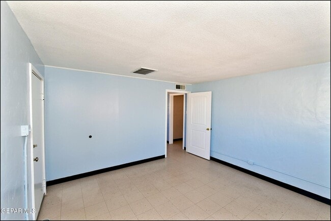 Building Photo - 8058 Gilbert Dr