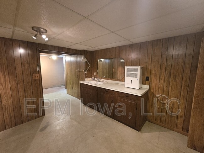 Building Photo - 2514 Saratoga Dr