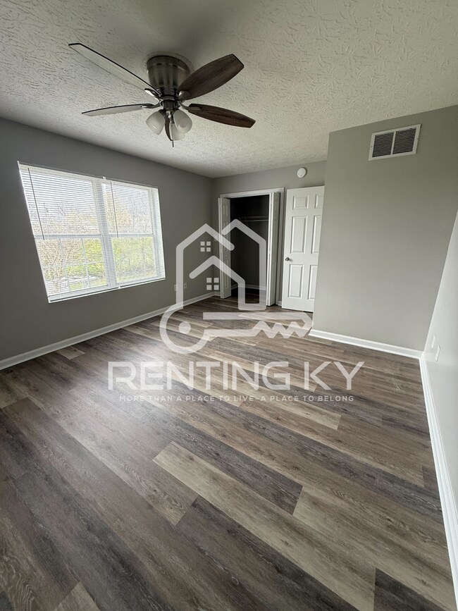 Building Photo - Newly Renovated 2-Bed, 1.5-Bath Townhouse!