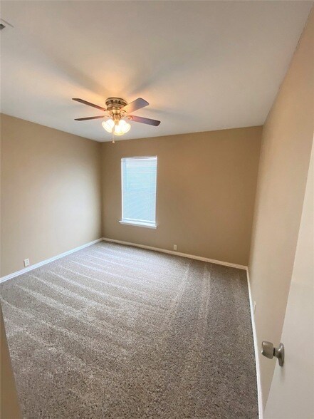 Building Photo - 1125 Greenbend Dr