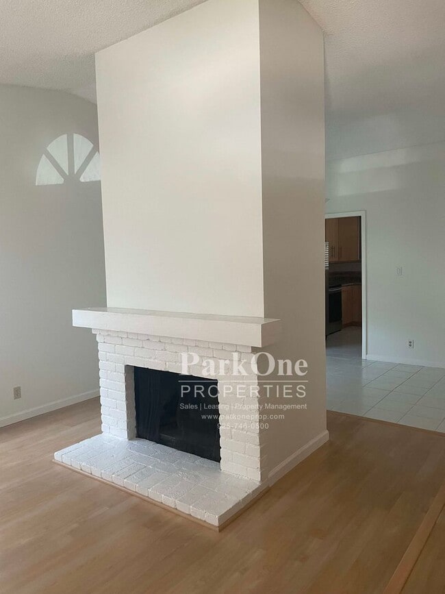Building Photo - Now Available! Nicely Updated Home in Clay...