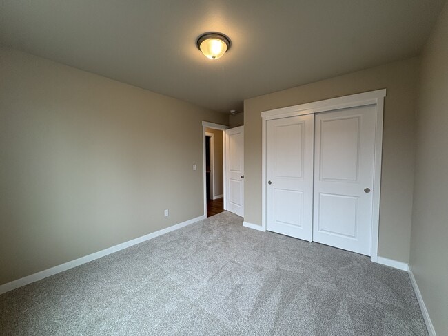 Building Photo - 130 Doggone Ln