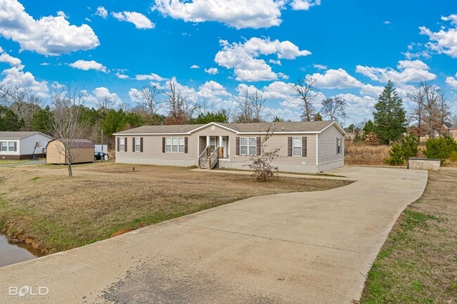 Building Photo - Beautiful 4 Bed 2 Bath!