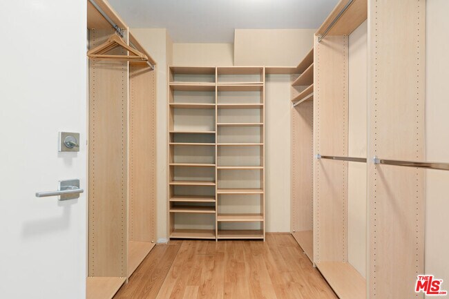 Building Photo - 121 Canon Dr