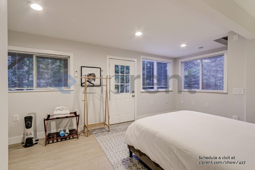 Building Photo - 17363 Park Ave