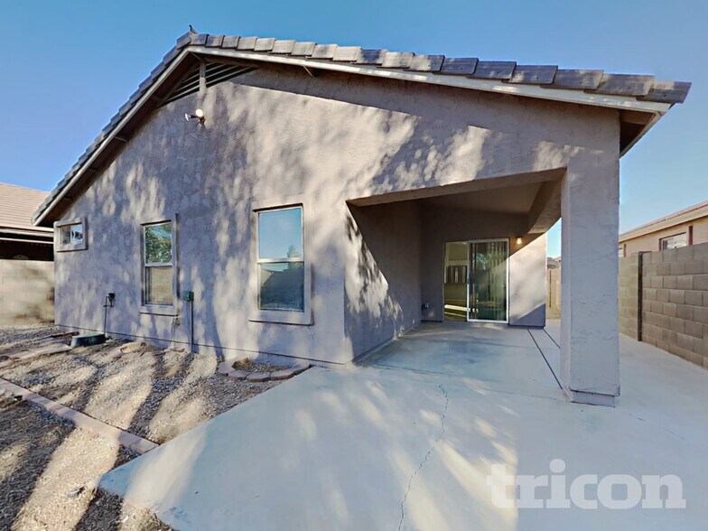 Building Photo - 45539 W Sky Ln