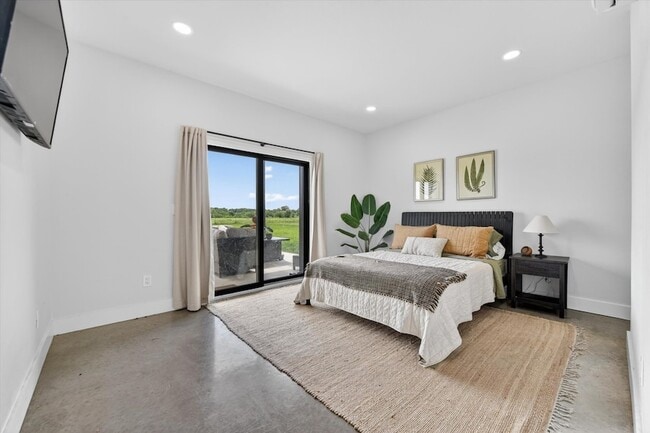 Building Photo - 9082 Wolf Run