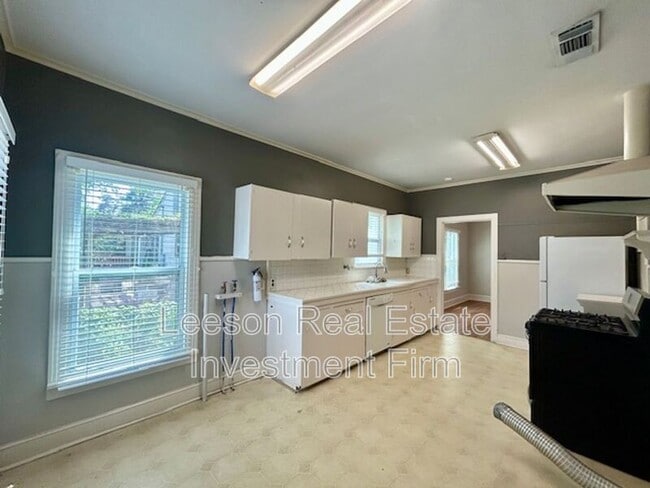 Building Photo - 3837 Maryland Ave