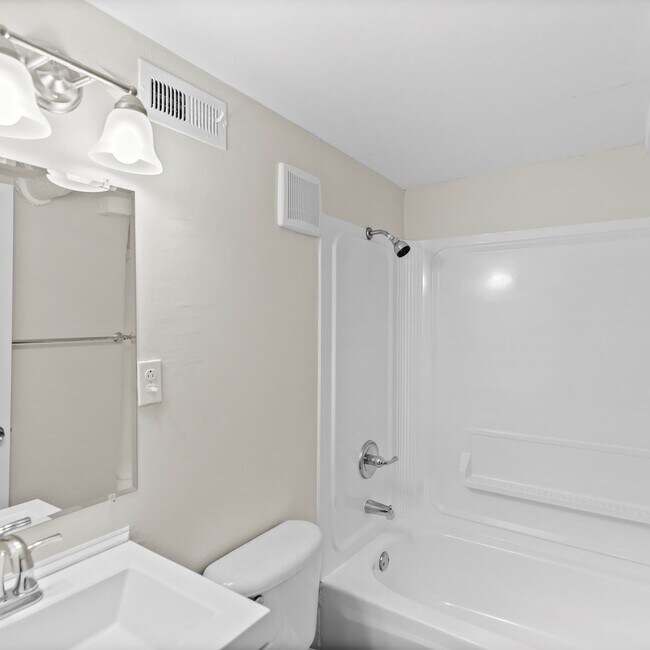 Building Photo - Salt Lake 5 Bedroom Home