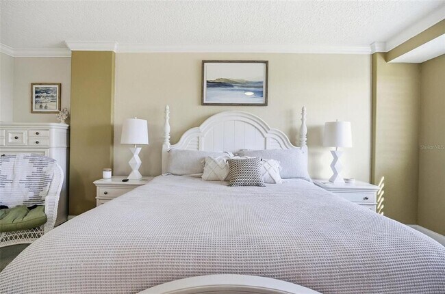 Building Photo - 60 Surfview Dr