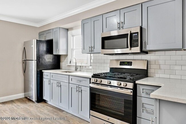 Building Photo - 907 Bond St