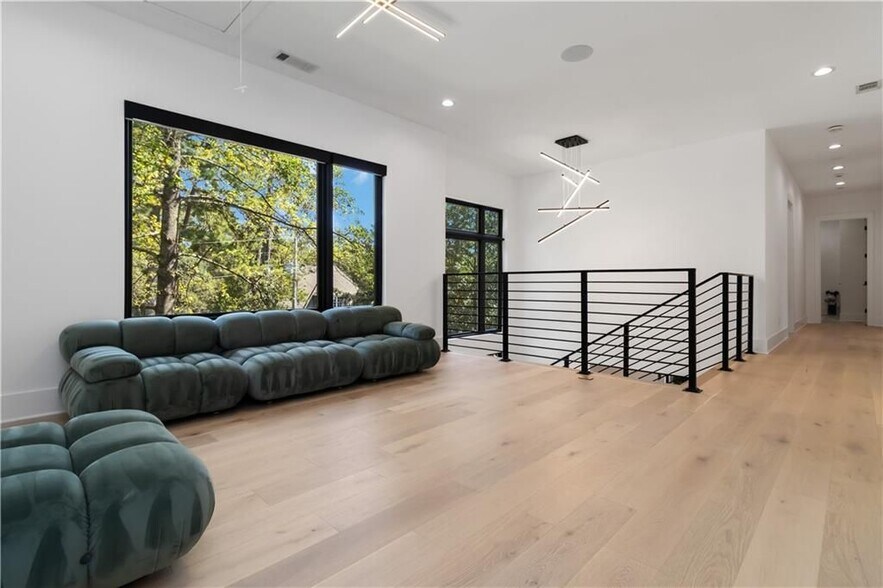 Building Photo - 2824 Ashford Rd NE