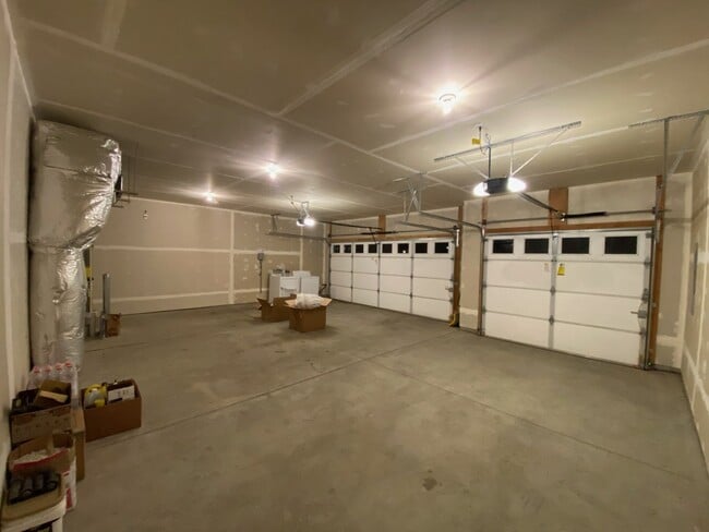 Building Photo - $2,300 - 3 Bed / 2 Bath Beautiful Home with Fully Fenced Yard in Airway Heights