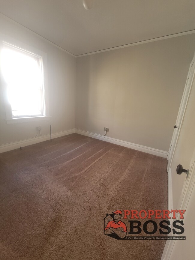 Building Photo - 1325 Marshall St