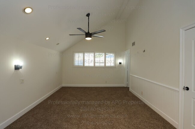 Building Photo - 25502 McIntyre St