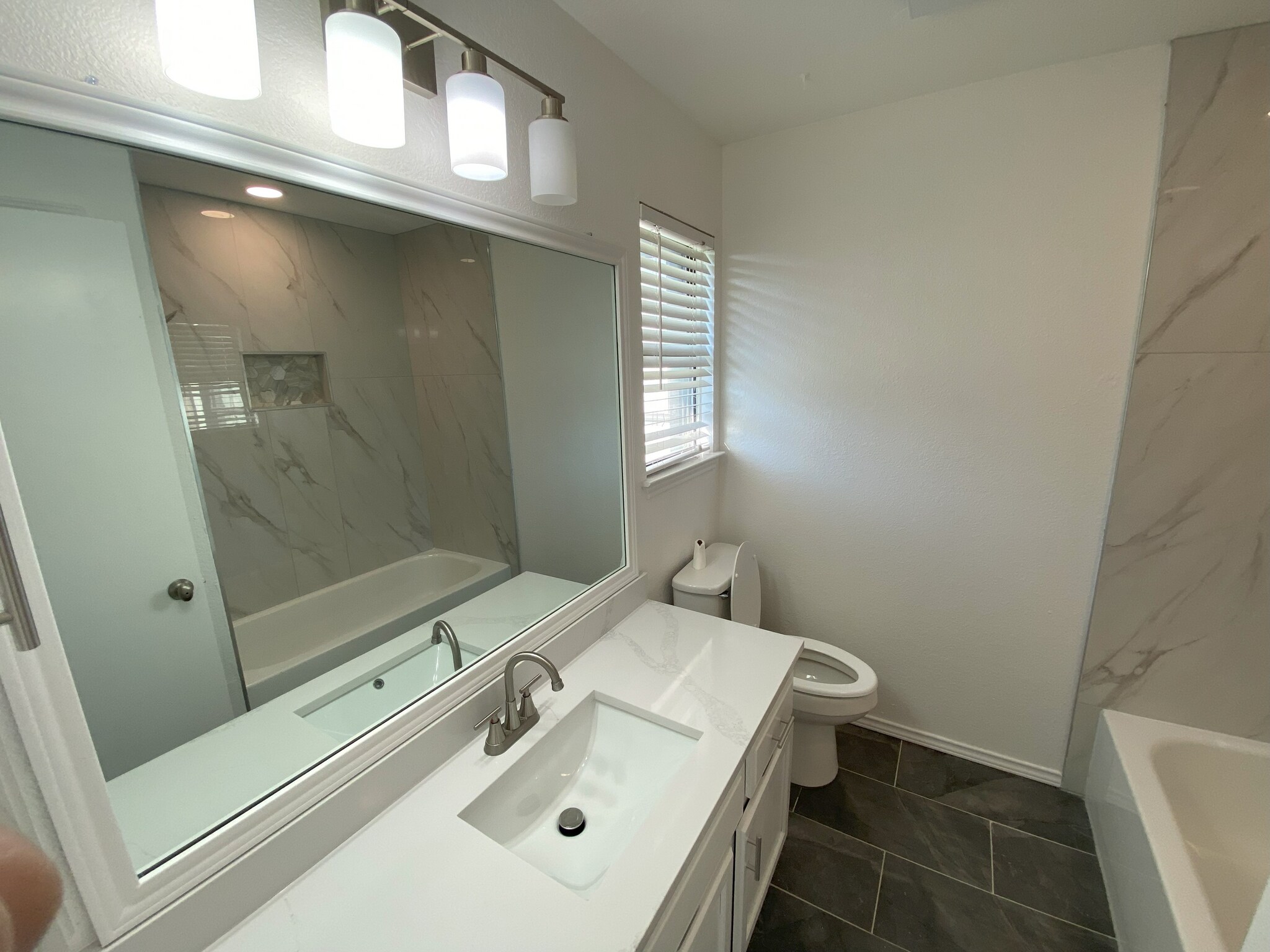 Building Photo - 1307 Edelweiss Dr