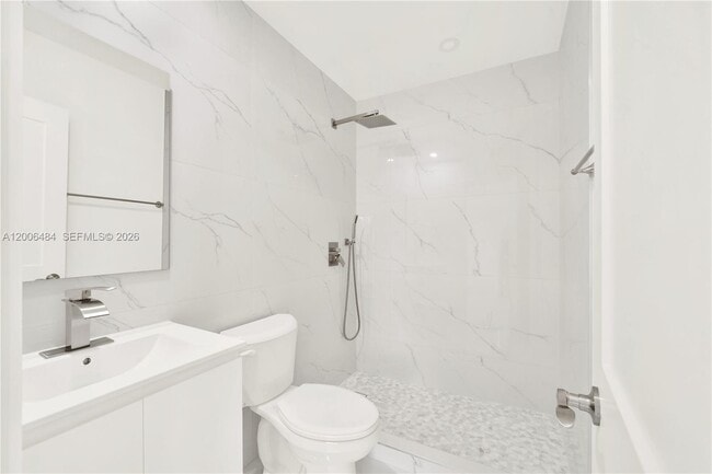 Building Photo - 350 Aledo Ave