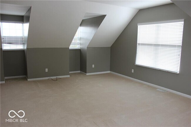Building Photo - 6255 Canterbury Dr