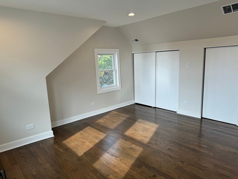 Building Photo - 3135 S 53rd Ave