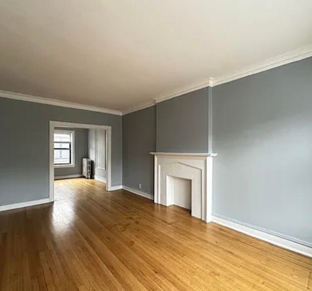 Building Photo - 1321 W Estes Ave