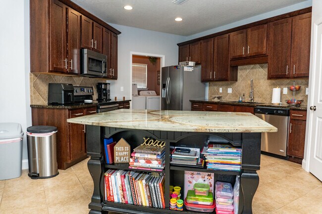 Building Photo - 4517 Beth Cir
