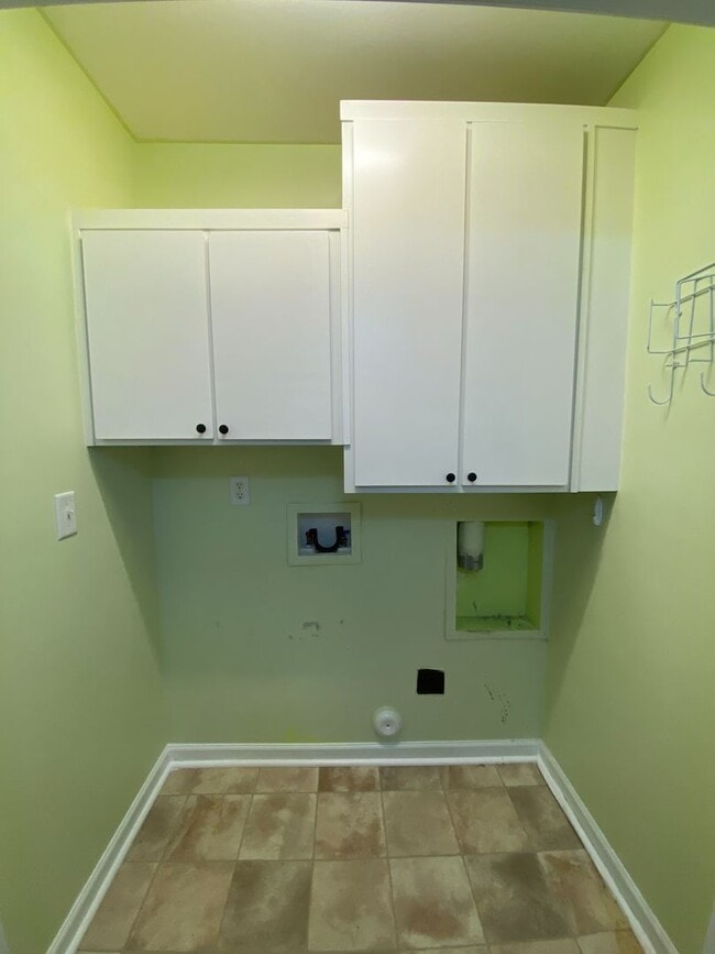 Building Photo - Cozy Home with Fenced-In Backyard for Rent in Bessemer! Available to View with 48 Hours Notice!