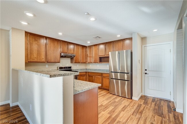 Building Photo - 2054 Waterlily View St