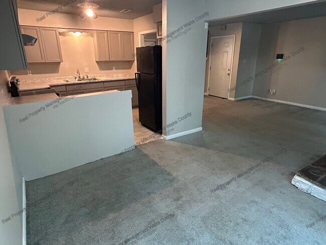 Building Photo - 4702 Walden Pond Dr