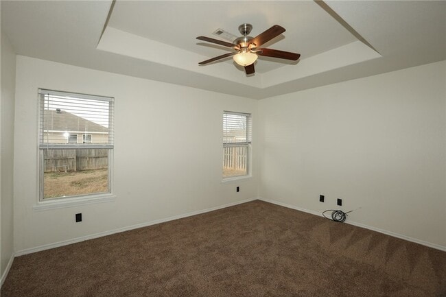 Building Photo - 900 SW River Rock St