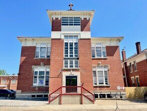 Building Photo - 1107 E Kentucky St