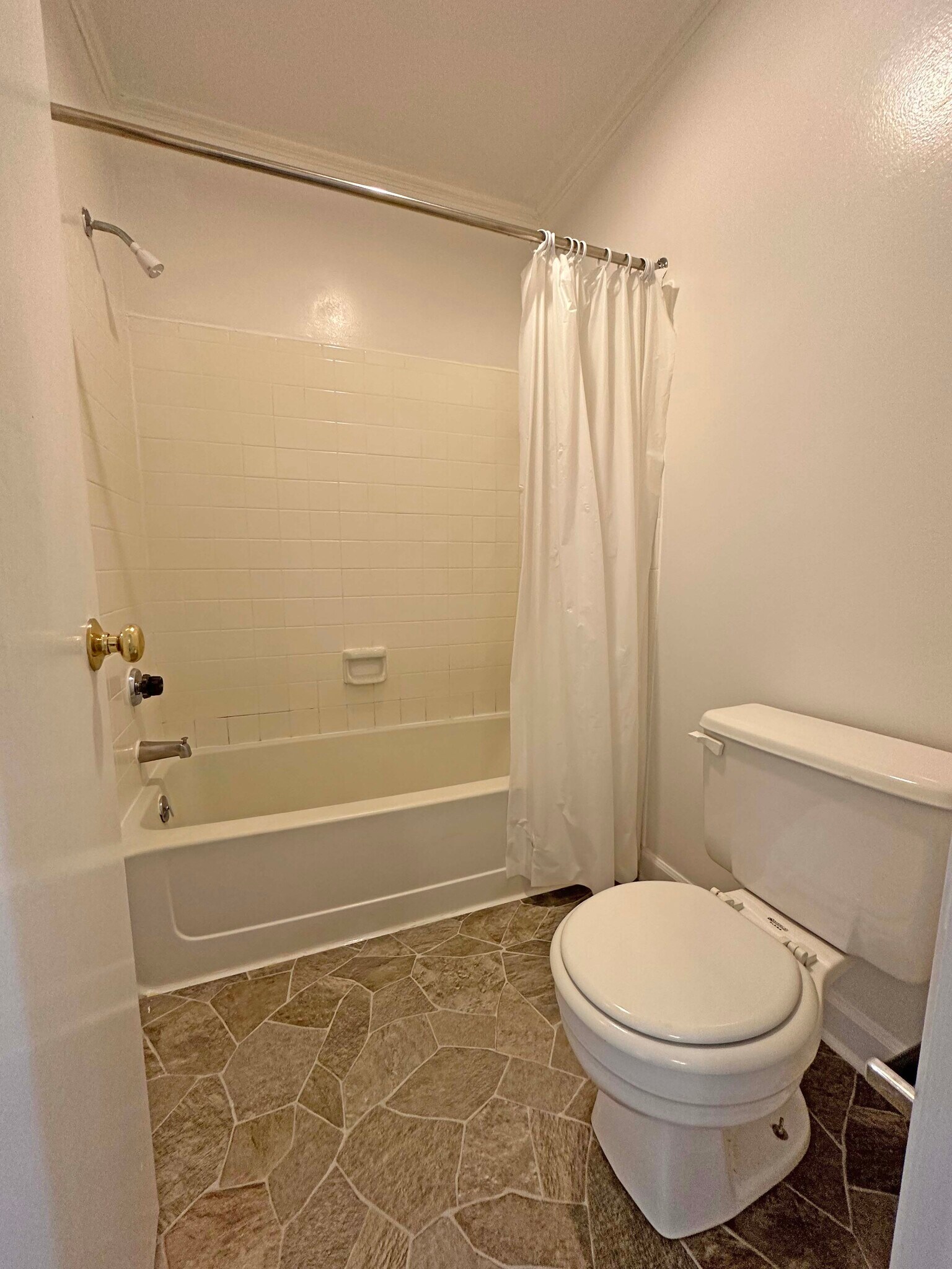 Building Photo - 2500 Avent Ferry Rd