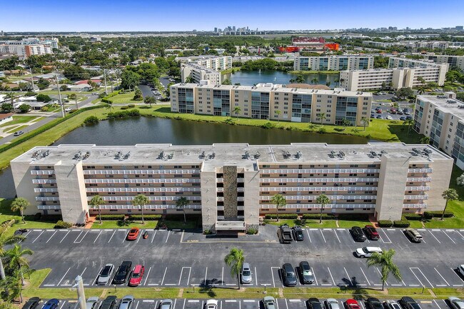 Building Photo - 301 SE 3rd St