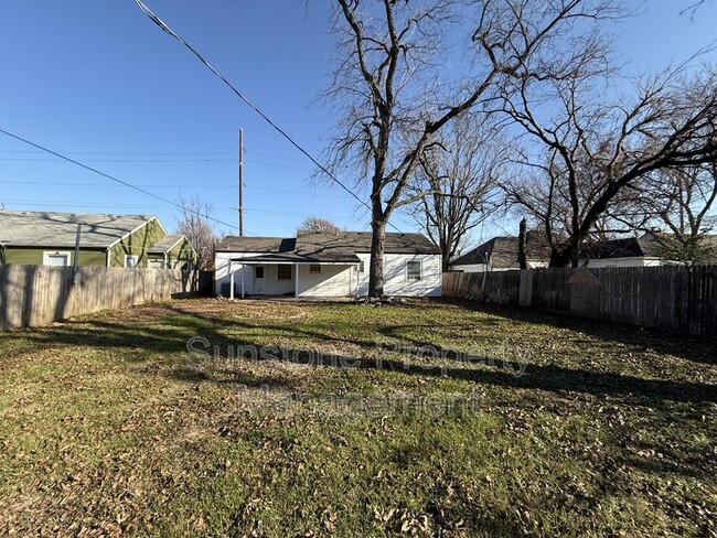 Building Photo - 1314 S Yale Ave