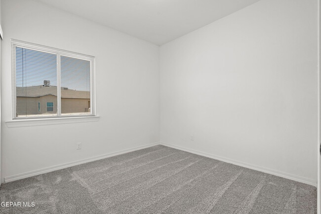 Building Photo - 1060 Summer Rain St